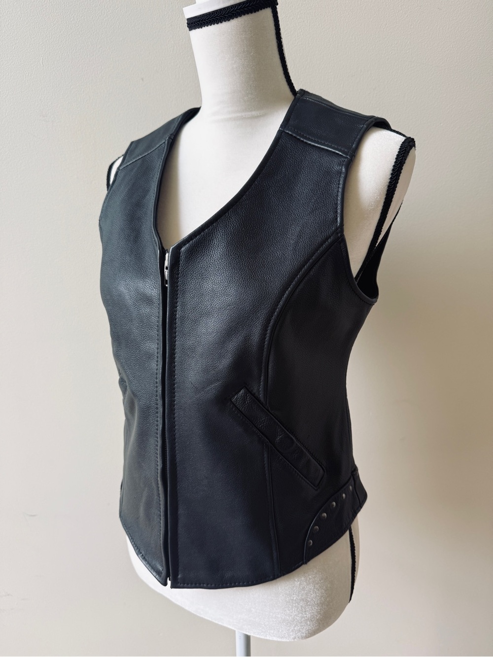 Black Leather Zip-Front Women's Vest
